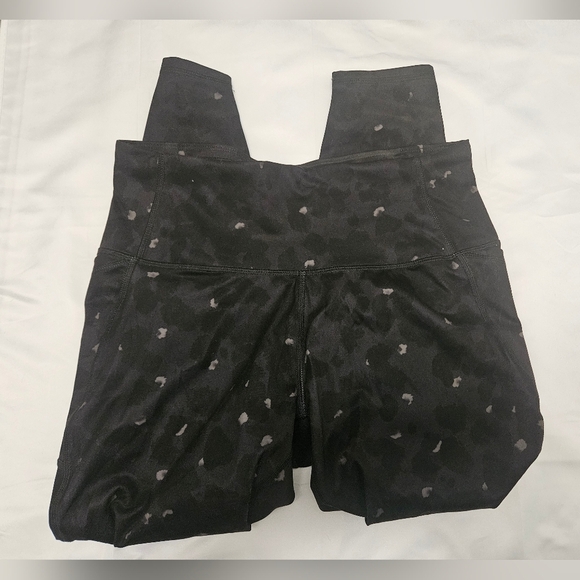 All In Motion Black Animal Print Leggings With Mesh Panels! - Picture 2 of 8